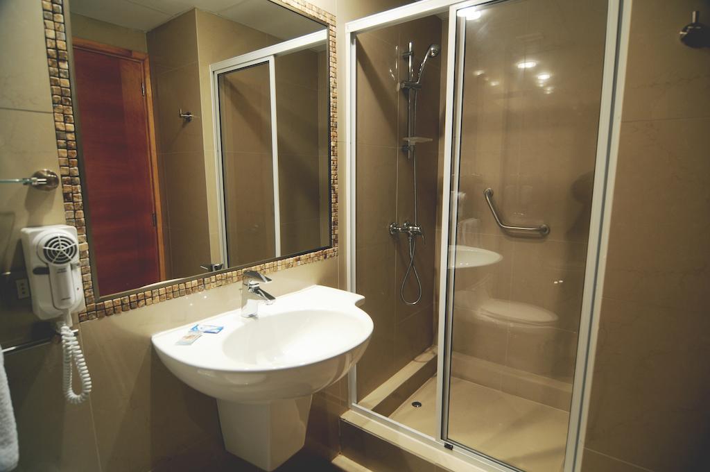 Hotel Ontiveros San Fernando Room photo